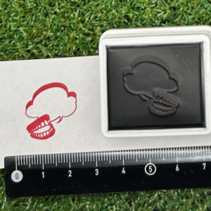 イラストACで人気のイラストレーターとコラボした限定デザインのスタンプ　シヤチハタ OSMO(オスモ)25×30mm はんこ ハンコ　しゃべる入れ歯