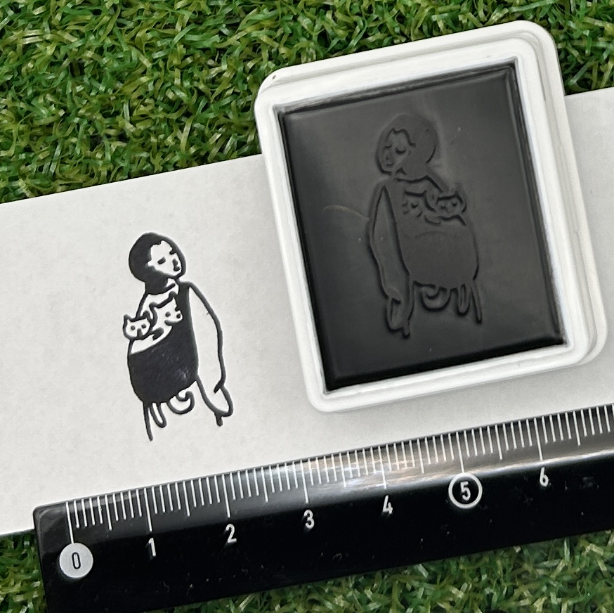 イラストACで人気のイラストレーターとコラボした限定デザインのスタンプ　シヤチハタ OSMO(オスモ)25×30mm はんこ ハンコ　おんぶの子