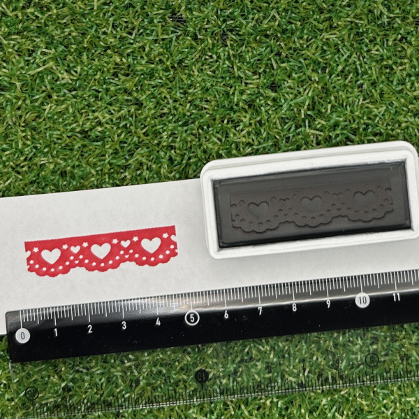 イラストACで人気のイラストレーターとコラボした限定デザインのスタンプ　シヤチハタ OSMO(オスモ)15×50mm はんこ ハンコ　ハートのレース