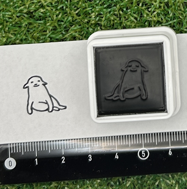 イラストACで人気のイラストレーターとコラボした限定デザインのスタンプ　シヤチハタ OSMO(オスモ)20×20mm はんこ ハンコ　ヒコーキ耳さんからの発表