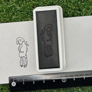 イラストACで人気のイラストレーターとコラボした限定デザインのスタンプ　シヤチハタ OSMO(オスモ)15×50mm はんこ ハンコ　猫を抱いた女の子